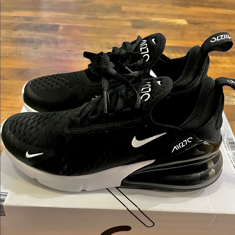 Brand new women’s Air Max 270